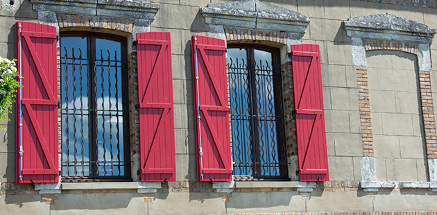 Volets battants sur -mesure avec barres et écharpe