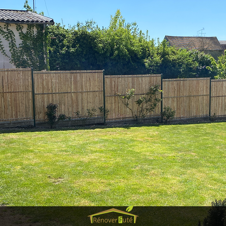 Clôture rigide et brise-vue en mélèze